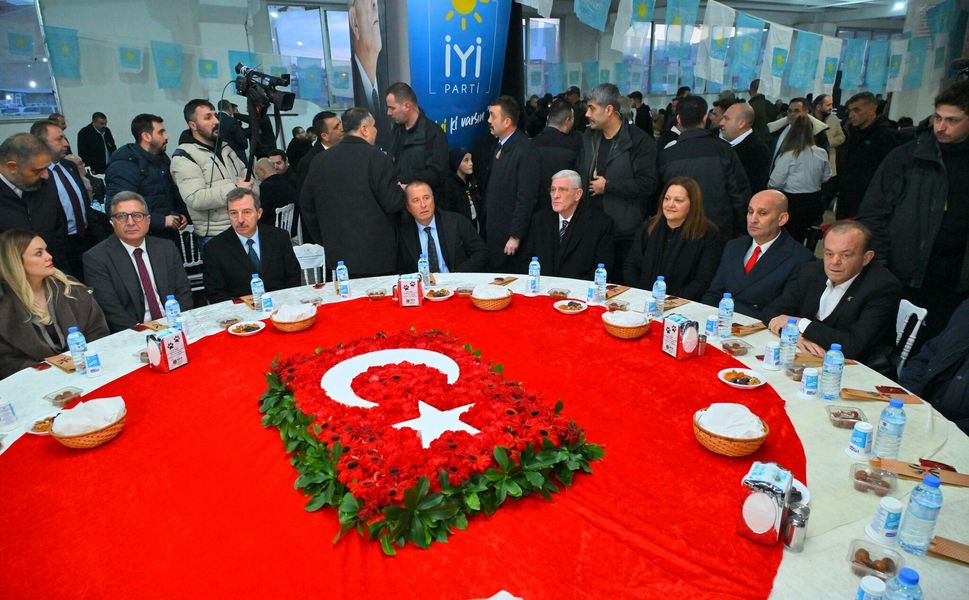 İYİ Parti Afyonkarahisar iftarında tarihi buluşma