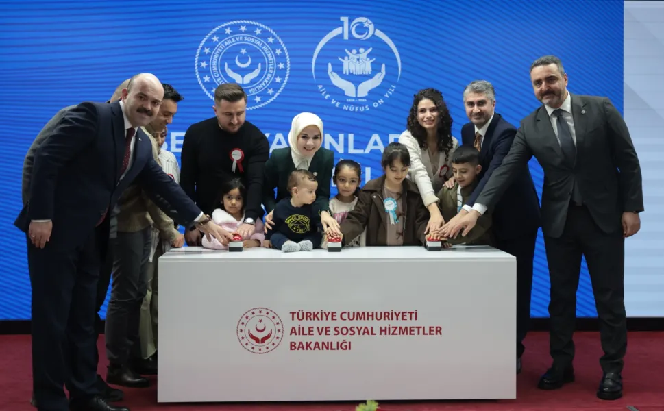 661 şehit, gazi ve yakını kamuya atandı... Şehit ve gazi çocuklarına '25 Yaş Tanıtım Kartı'