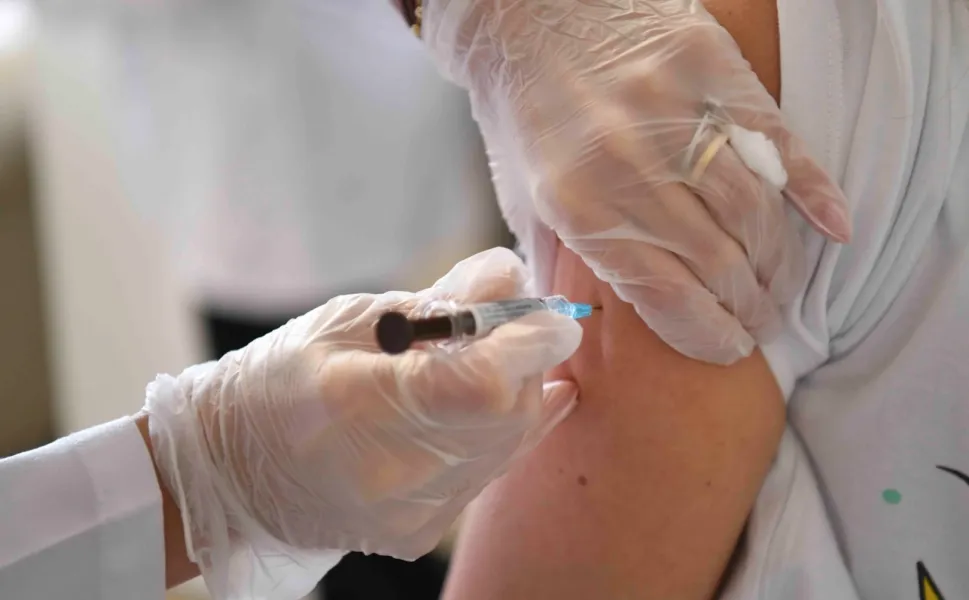 Ankara'da örnek HPV aşı uygulaması devam ediyor