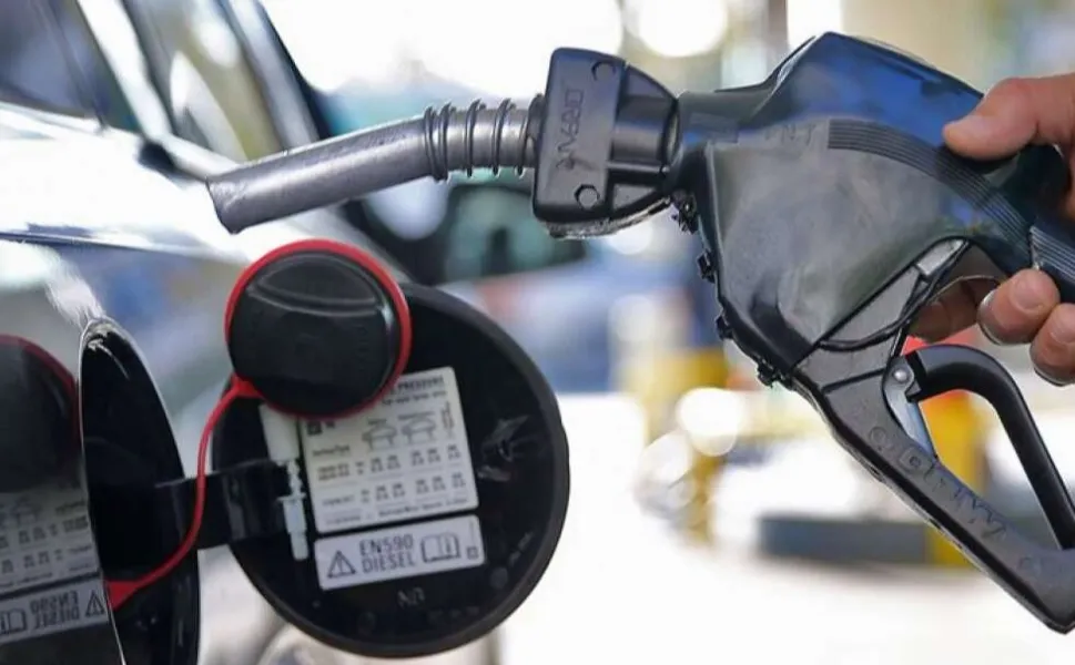 Benzine 1,07 lira zam