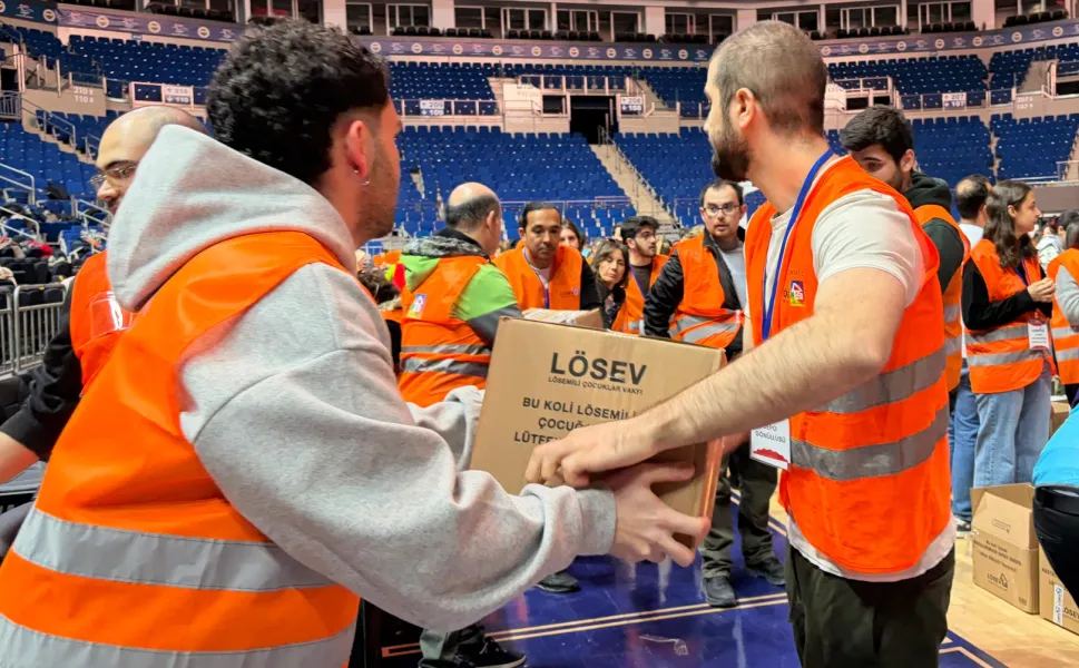 LÖSEV'den Türkiye genelinde Ramazan'da binlerce gıda paketi