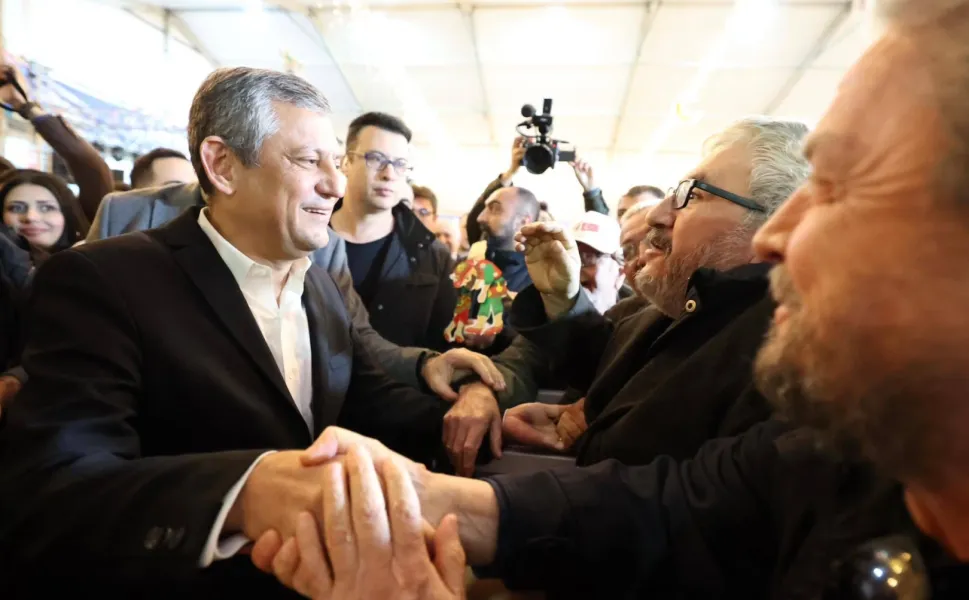 Özgür Özel orucunu Manisalılarla açtı... Bayramda da Manisa'da olacak