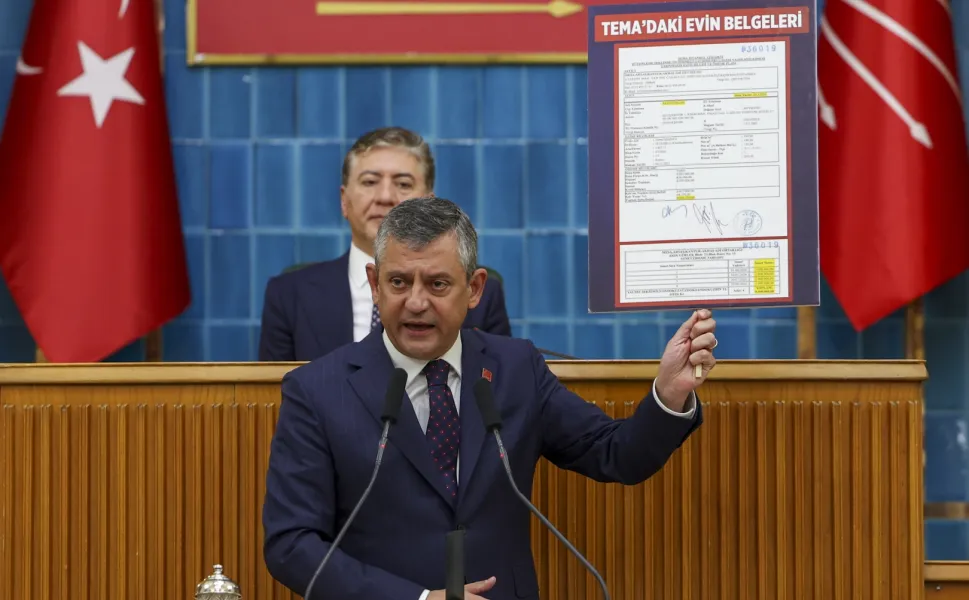 Özgür Özel'den sert eleştiriler... Erken seçim çağrısını yineledi