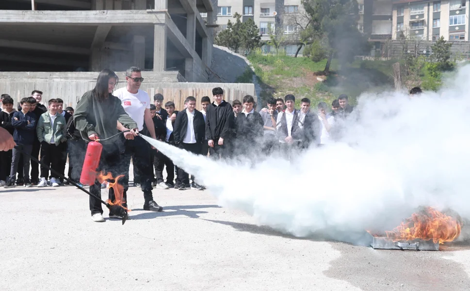 Ankara Keçiören'de gençlere afet bilinci