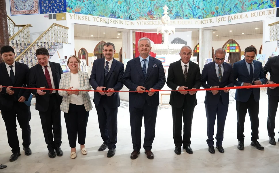 Ankara tarihine ışık tutan resim sergisi Keçiören'de açıldı