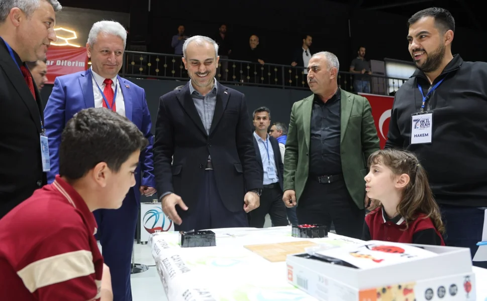 Çayırovalı öğrenciler akıl ve zeka oyunlarında ter döküyor