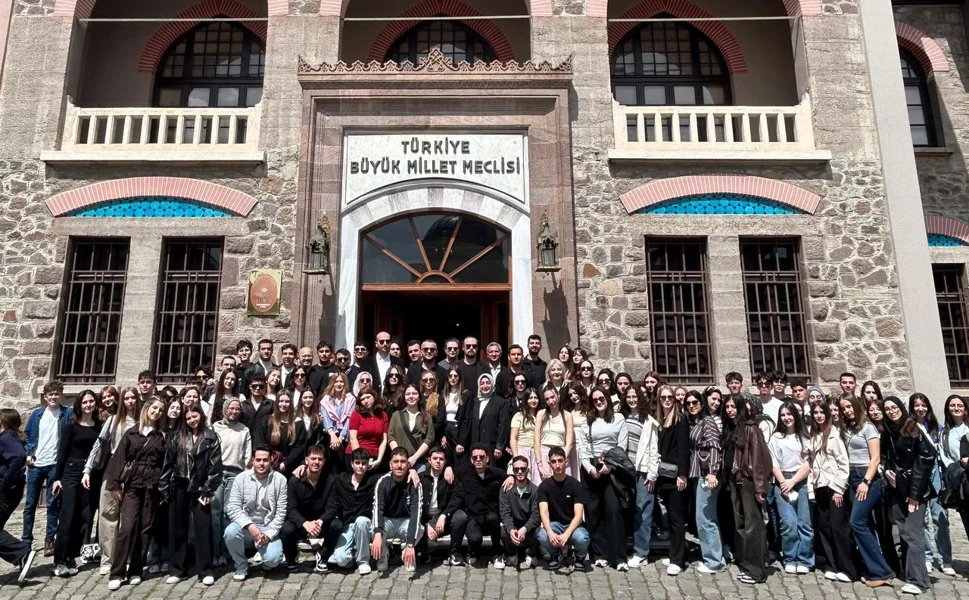 İzmitli öğrenciler Ankara'da motivasyon depoladı