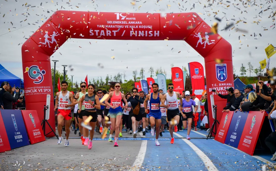 Ankara ATA Çiftliği'nde binlerce sporcu koştu