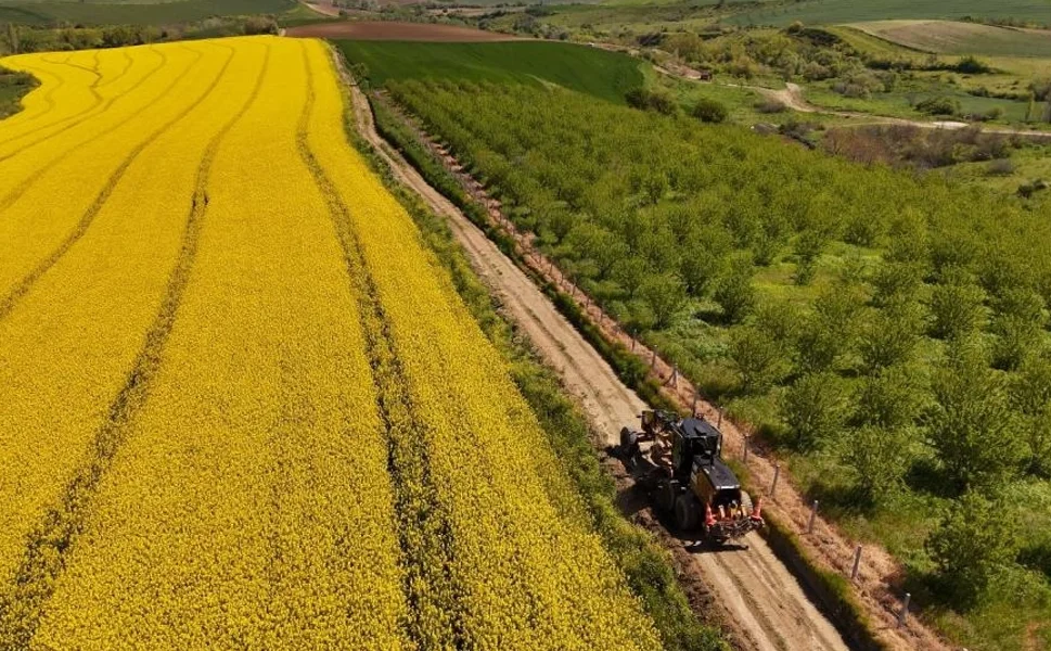 Tarla yolları hasada hazırlanıyor