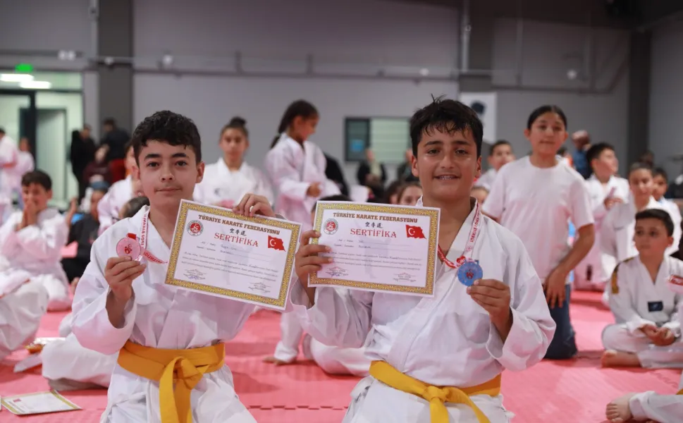 Keçiören'in sporcuları Karate Kuşak Sınavında ter döktü