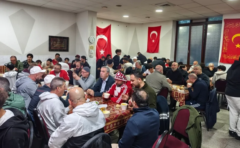 Gurbetçiler dünya kupası heyecanını Almanya'da camide yaşadı
