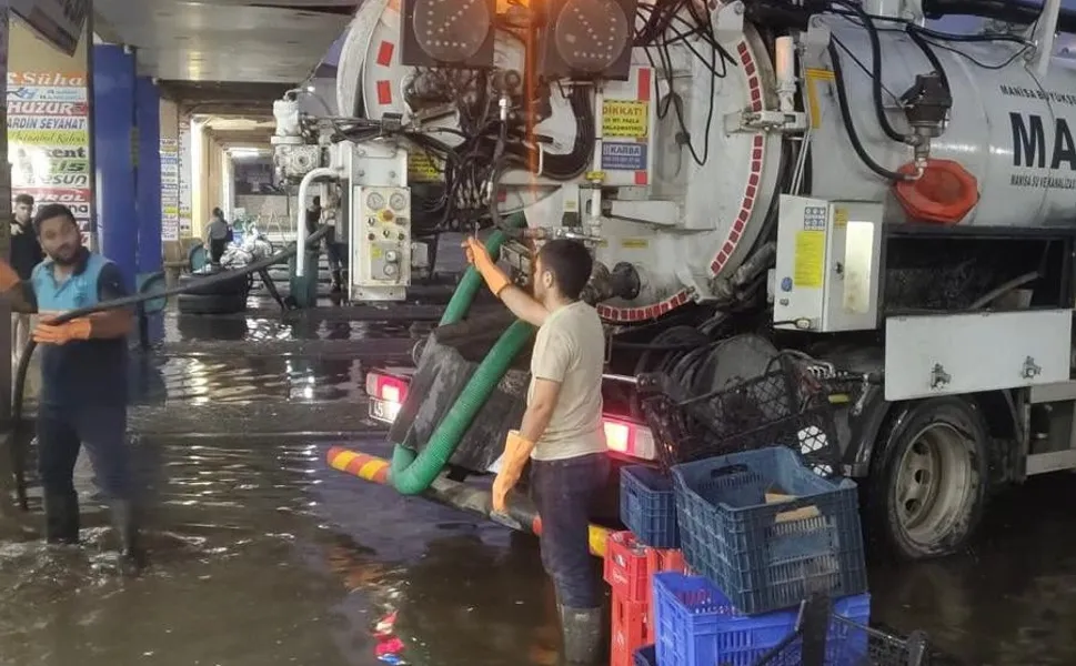 Manisa Salihli'de yaralar sarılıyor