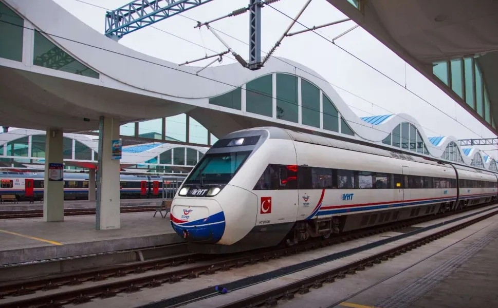 YHT seferlerine inşaat ayarı... 13 Ağustos'a kadar 6 tren seferine iptal