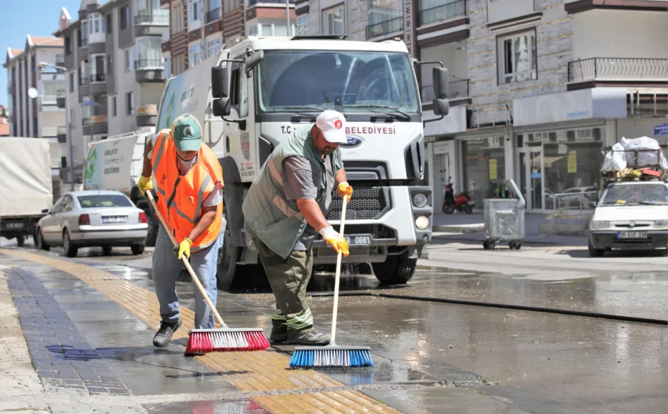 Keçiören'de kesintisiz temizlik mesaisi