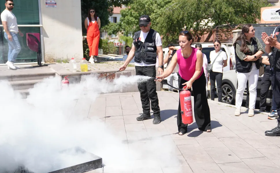 Ankara Keçiören'de personele afet ve yangın eğitimi