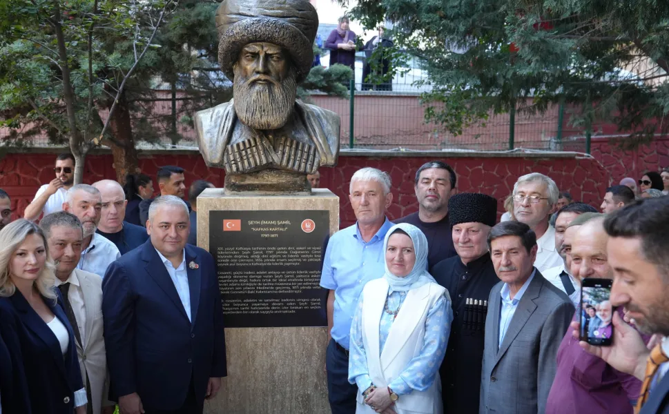 Ankara Keçiören'de Şeyh Şamil büstü törenle açıldı
