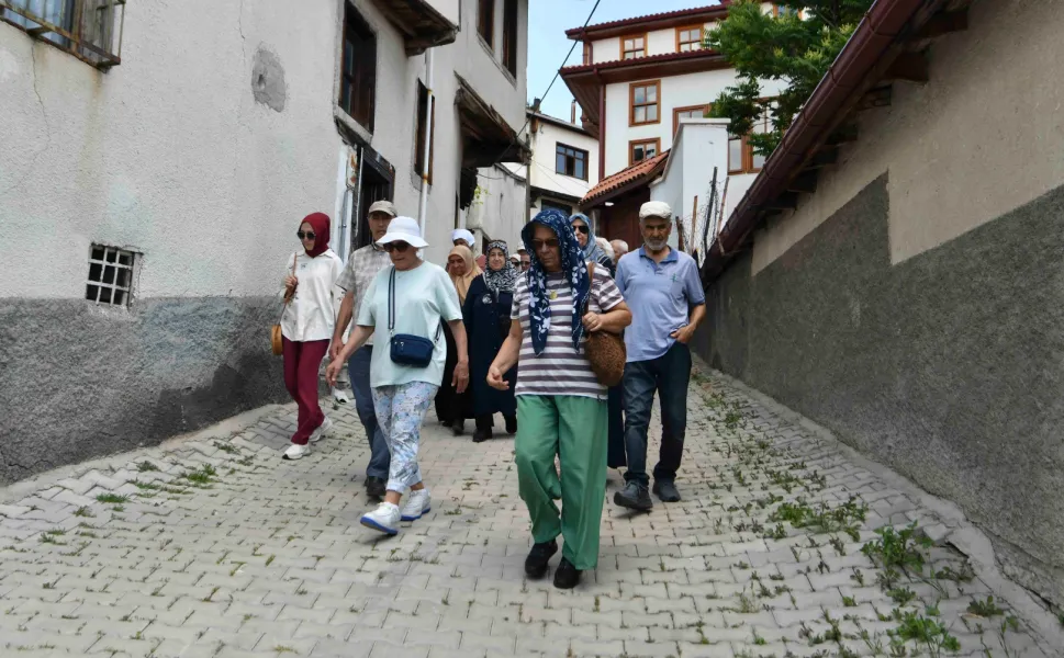 Başkentliler ücretsiz Kent Gezileri ile Ankara'yı keşfediyor