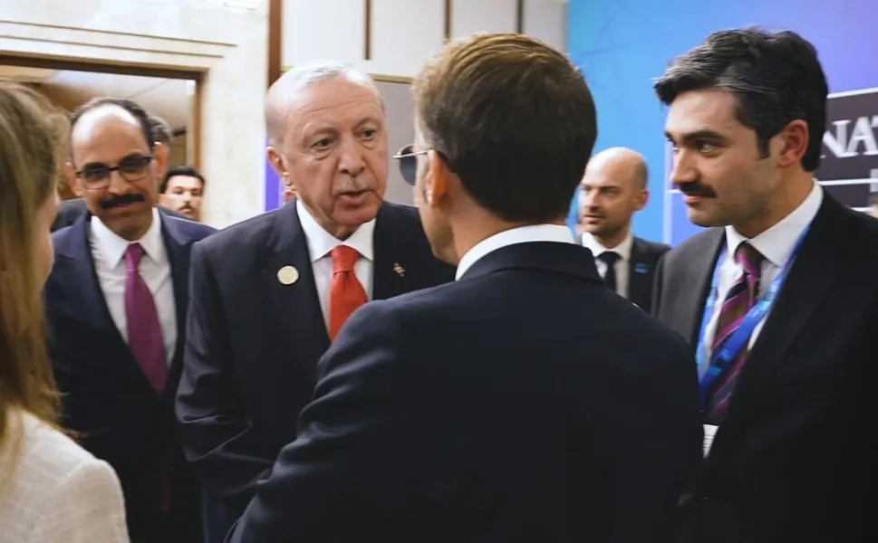 Fransa Cumhurbaşkanı Macron'dan mevkidaş paylaşımı