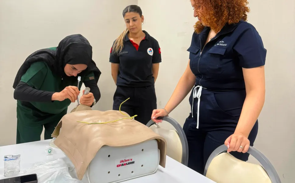Sağlık personeline CPR eğitimi