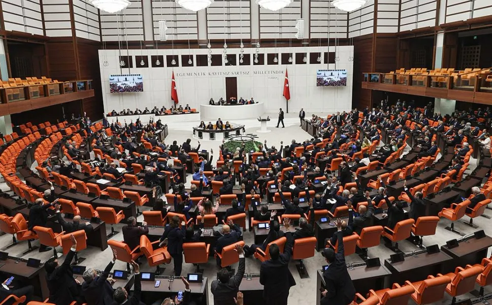 TBMM'de öğrenci affı teklifinde ilk 13 madde kabul edildi... Akademik sahteciliğe ağır yaptırım