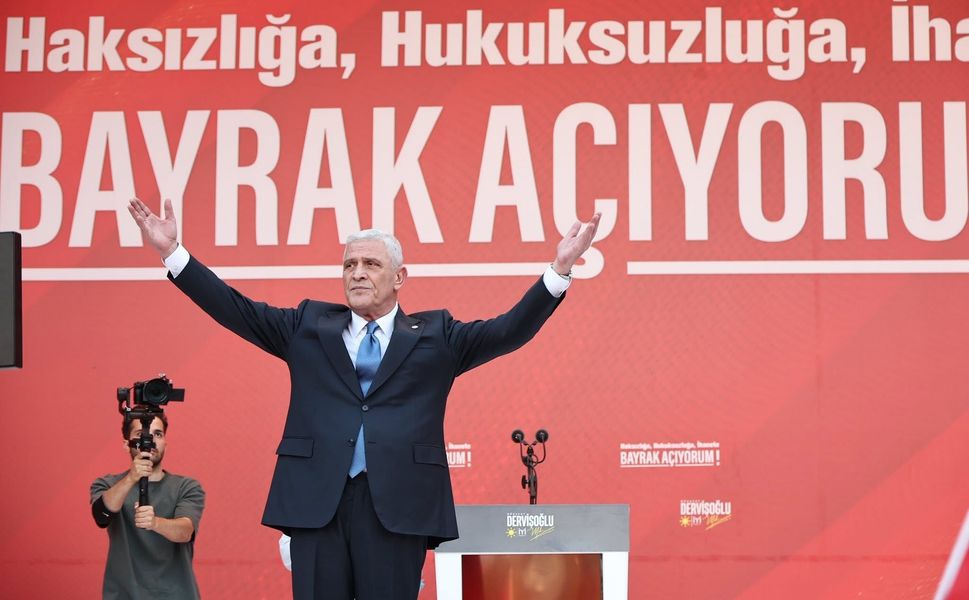 Dervişoğlu: Yaşasın Cumhuriyet, Yaşasın Millet