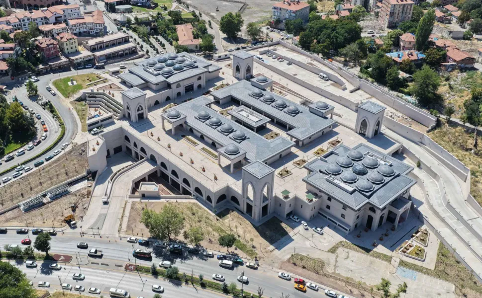 Ankara Ulus'ta dolmuşlar tek çatı altında topladı