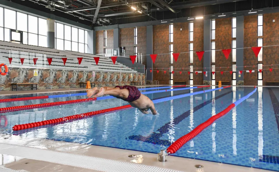 Ankara'ya yeni spor kompleksi! Cumhuriyet Yüzme Havuzu açıldı