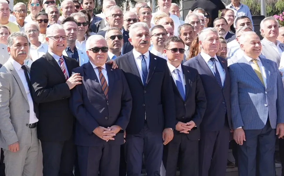 Bursa'da 6 Belediye Başkanı CHP'den istifa ederek YENİ Parti'ye katıldı
