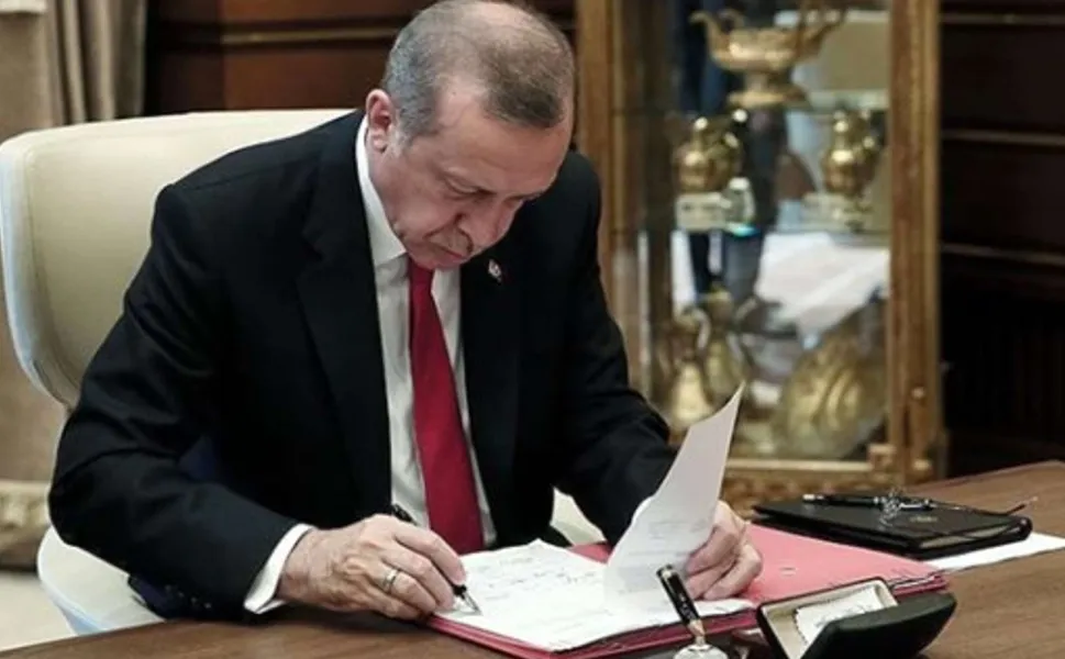 Görevden alma ve atamalar 'Resmi'leşti