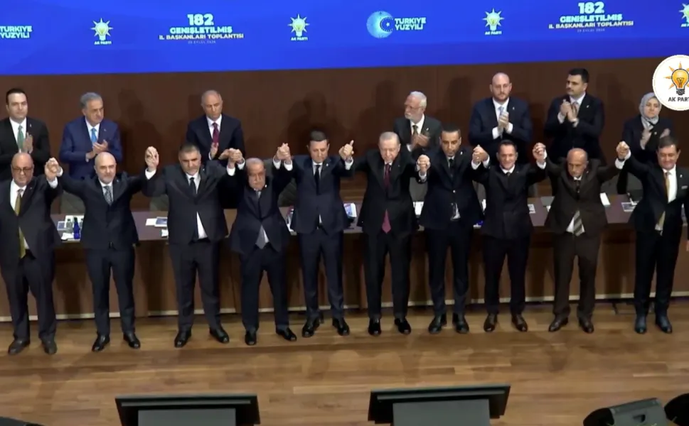 9 belediye başkanı AK Parti'ye geçti