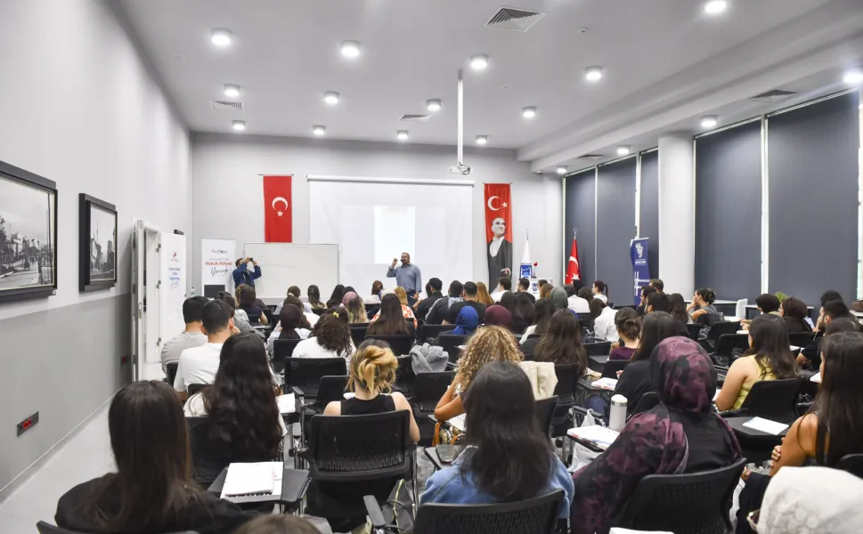 Ankara'da hukuk mesleklerine giriş için tekrar kampı
