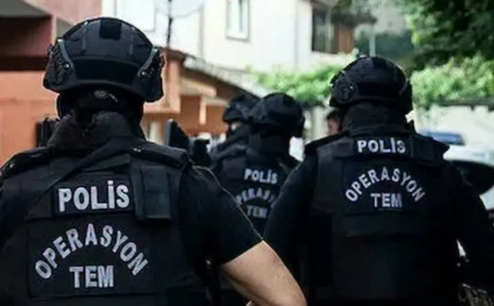Ankara'da 'şapkalılar' operasyonuna 5 tutuklama