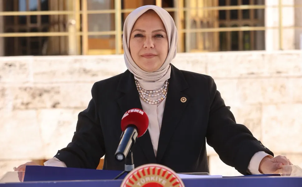 Denizli Milletvekili'nden Davutoğlu soruşturmasına tepki: 'Bizi de yargılayın'