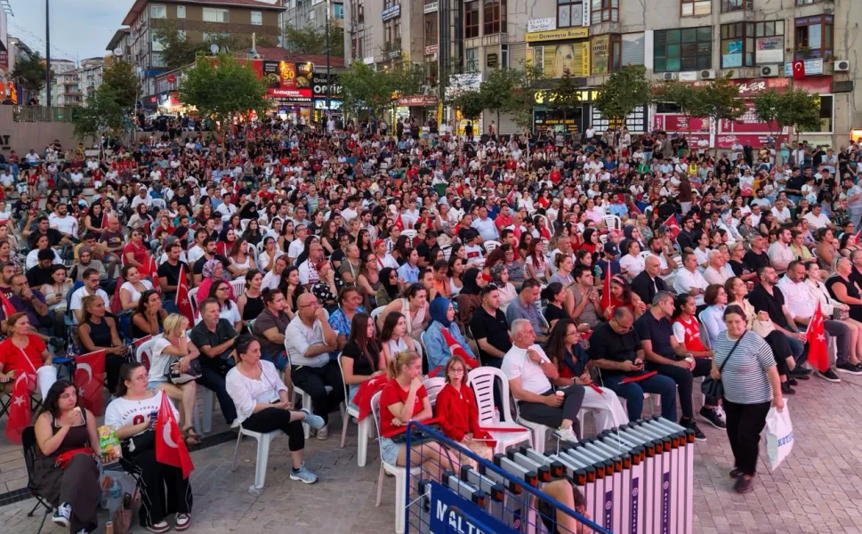 Filenin Sultanları'nın Avrupa Şampiyonluğu Maltepe'de dev ekranda kutlandı
