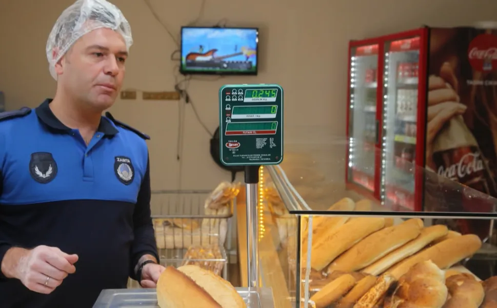 Kocaeli'de Çayırova Zabıtası, fırınlarda denetim gerçekleştiriyor