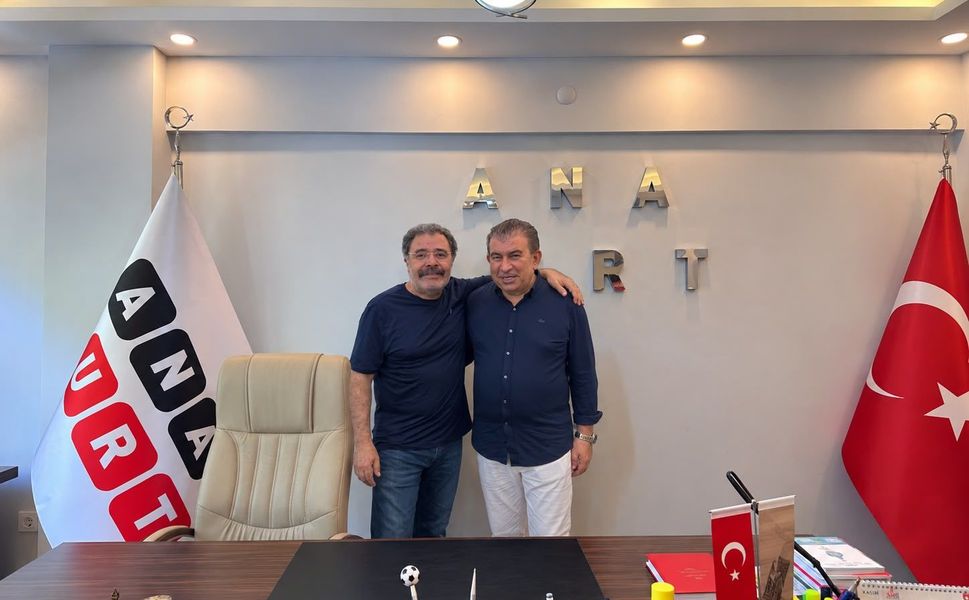 Ahmet Ümit’in Kelimeleri dünyaya, İzmit’in pişmaniyesi gönüllere ulaştı