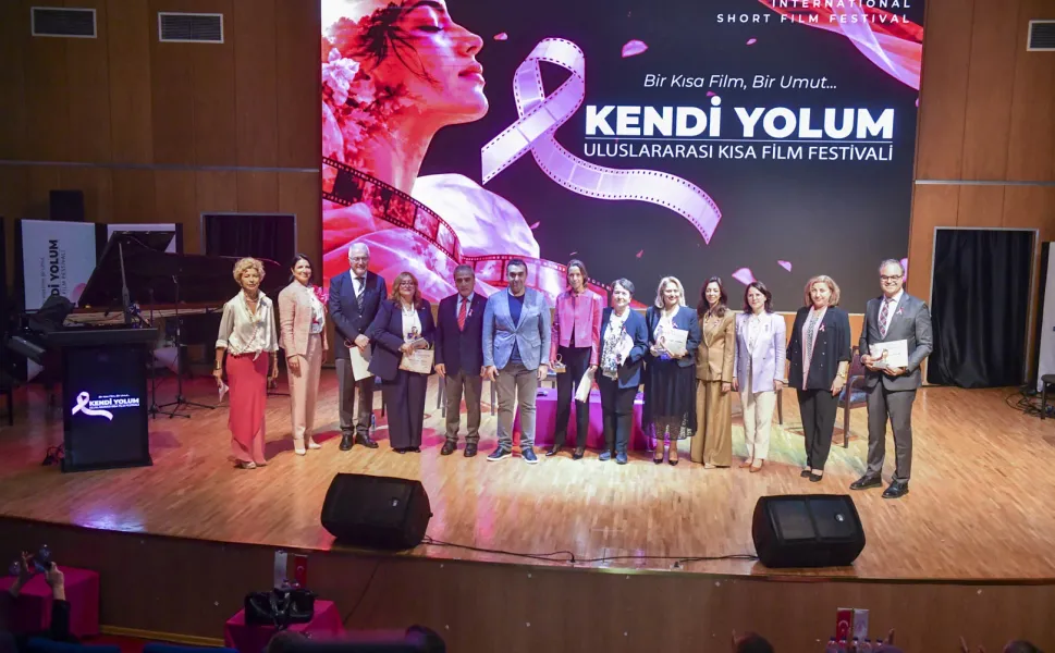 Ankara'da kadın sağlığına sanatla farkındalık
