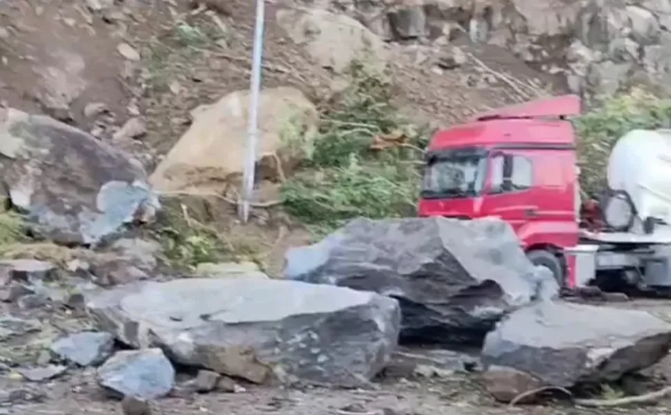 Artvin Hopa'da heyelan: 1 ölü