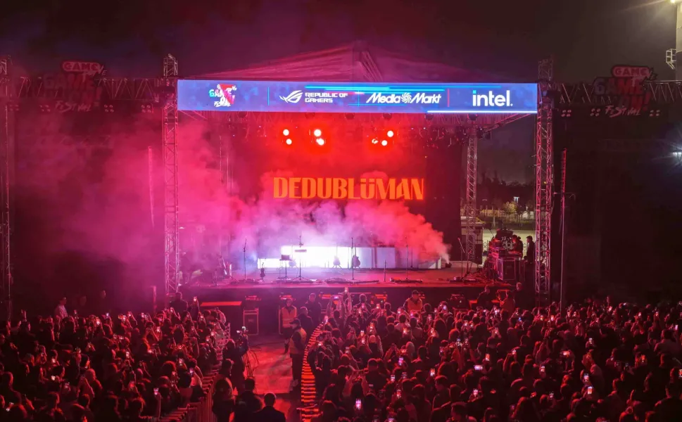 Dedublüman rüzgarı Ankara'da esti