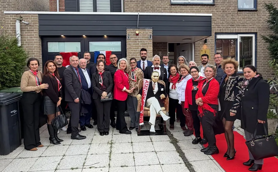 Hollanda Atatürk Evi'nde coşkulu kutlama