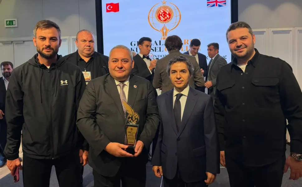 Keçiören Belediye Başkanı Özarslan'a 'Küresel Hizmet Ödülü'